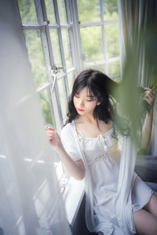 丰满迷人的老师少妇